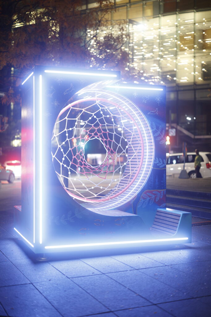 Shot near boulevard De Maisonneuve using the Canon R5 Mark II, with RF 50mm f1.2 L USM lens, at f1.2 aperture, shutter speed of 1/80s, ISO 2000, B+W 1/4 black mist filter.