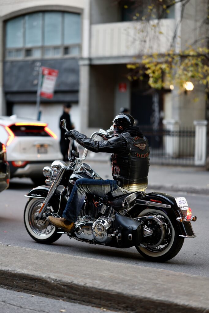 Shot near Concordia University using the Canon R5 Mark II, with RF 85mm f1.2 L USM lens, at f1.2 aperture, shutter speed of 1/100s, ISO 100.
